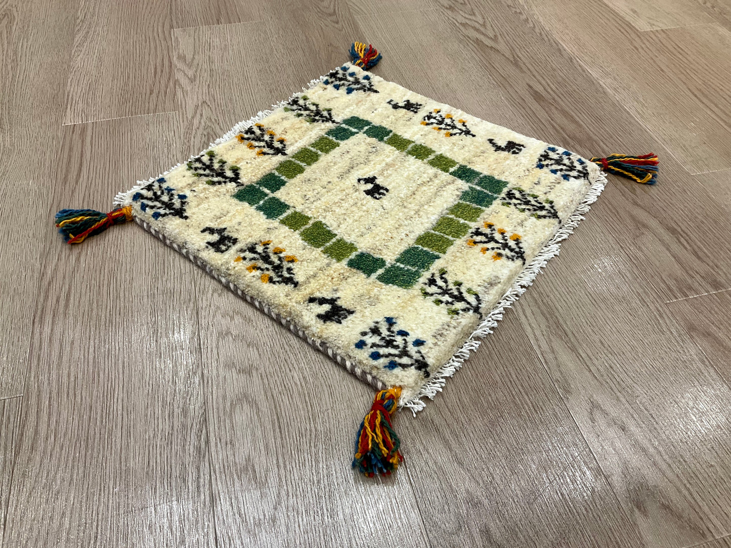 ギャッベ 41cm x 41cm T2041