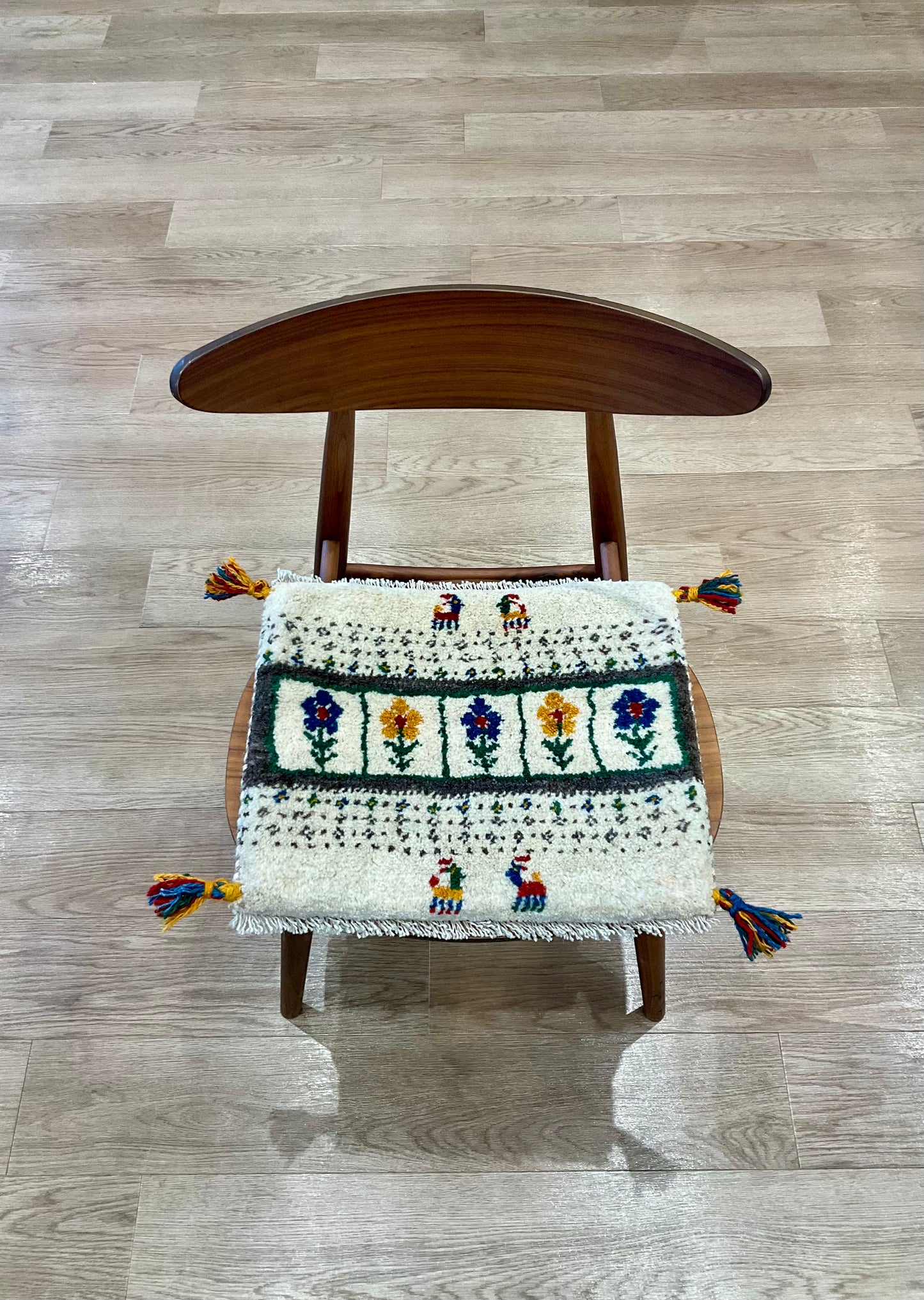 ギャッベ 45cm x 38cm Z1554