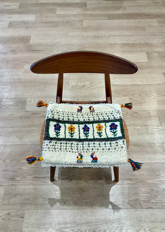 ギャッベ 45cm x 38cm Z1554