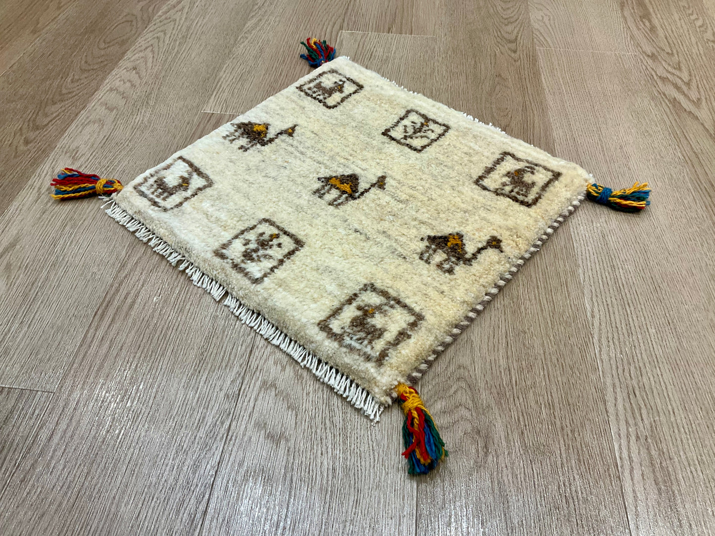 ギャッベ 40cm x 40cm T2048