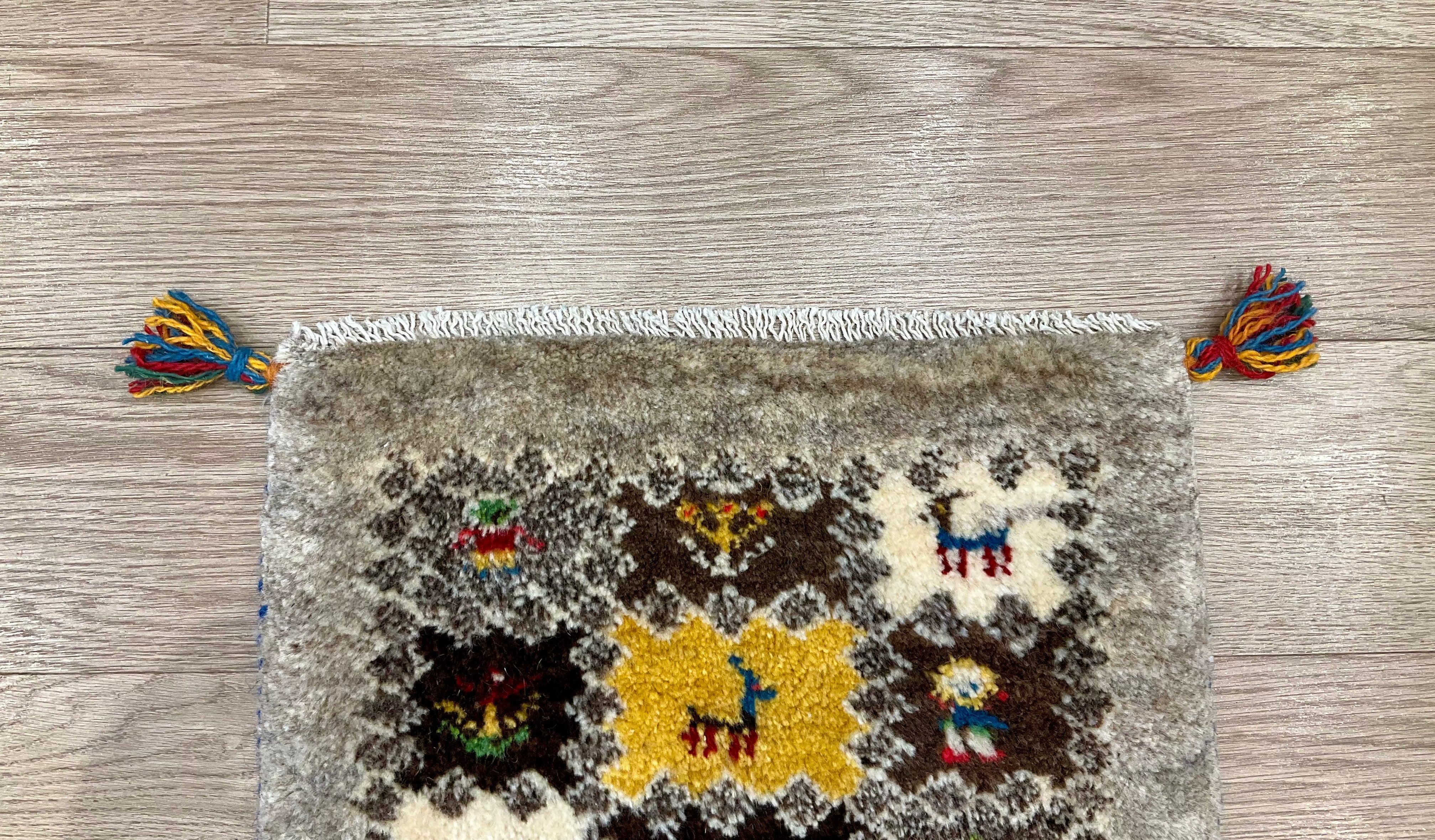 ギャッベ 44cm x 42cm Z1256 – ペルシャ絨毯専門店 ペルシャンパトリス