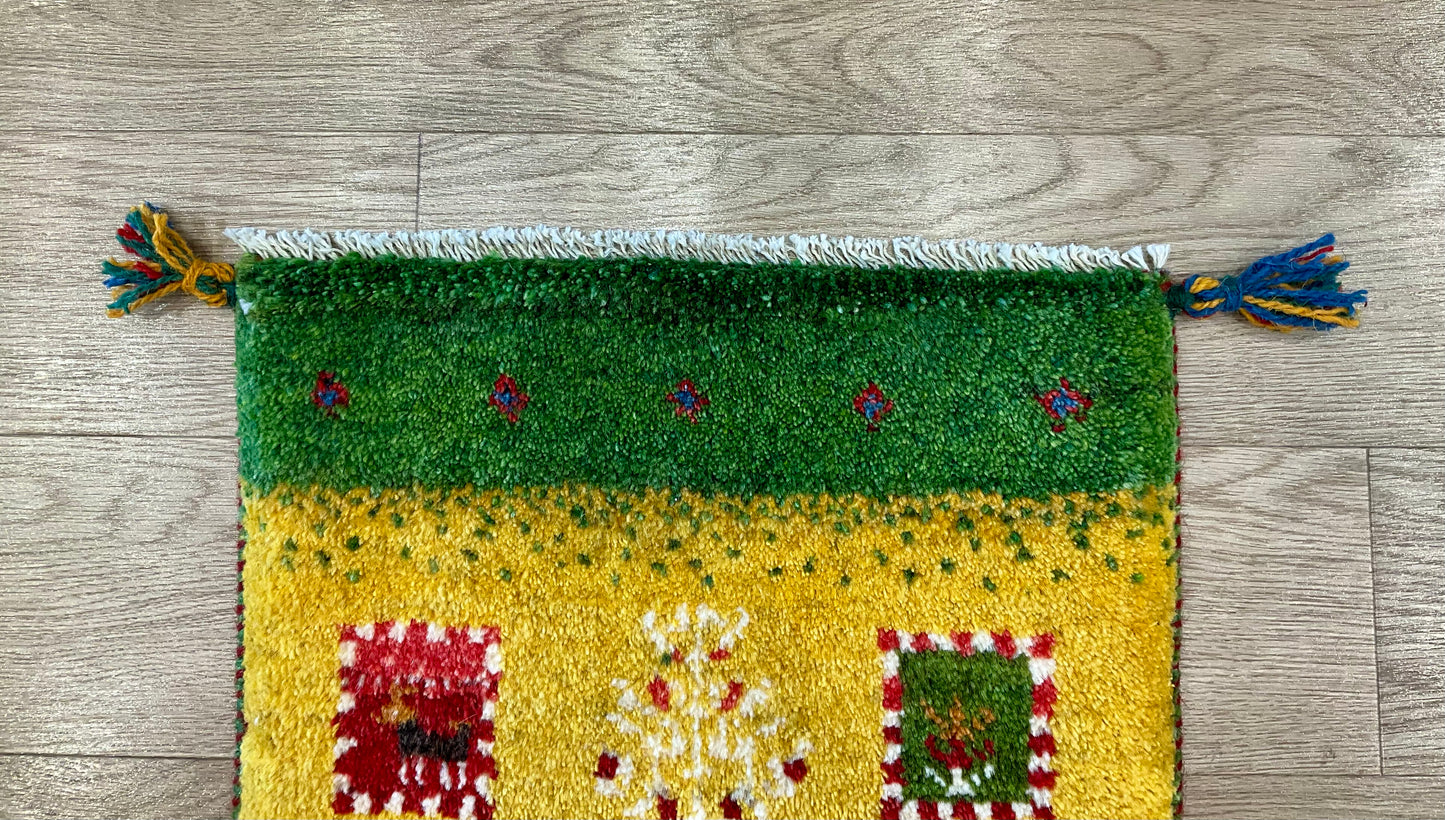 ギャッベ 44cm x 40cm Z1782