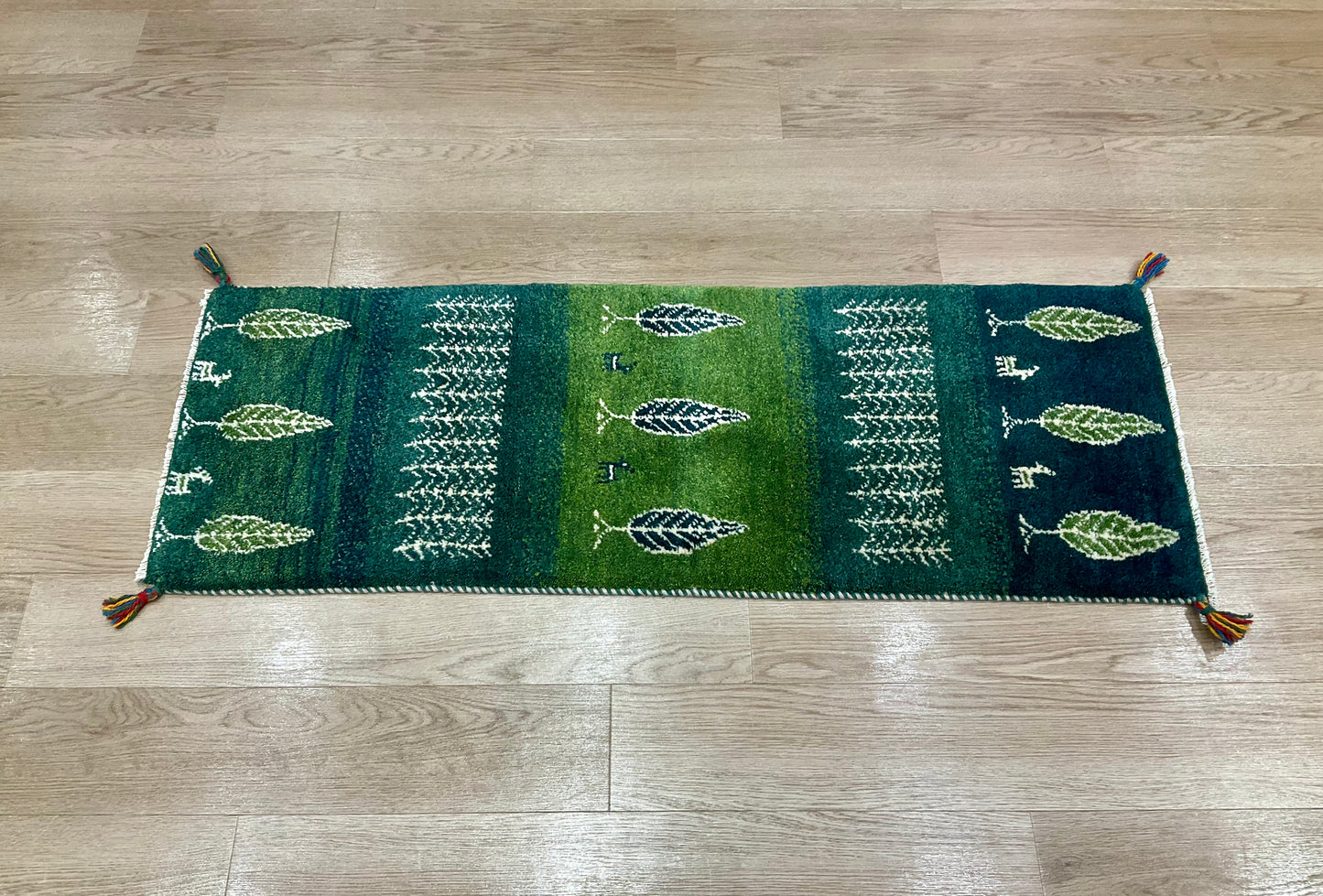 ギャッベ  135cm x 50cm RJ10474