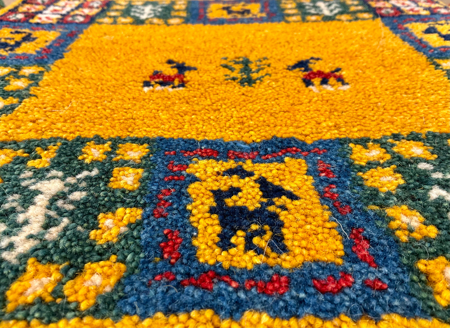 ギャッベ 41cm x 40cm T3856