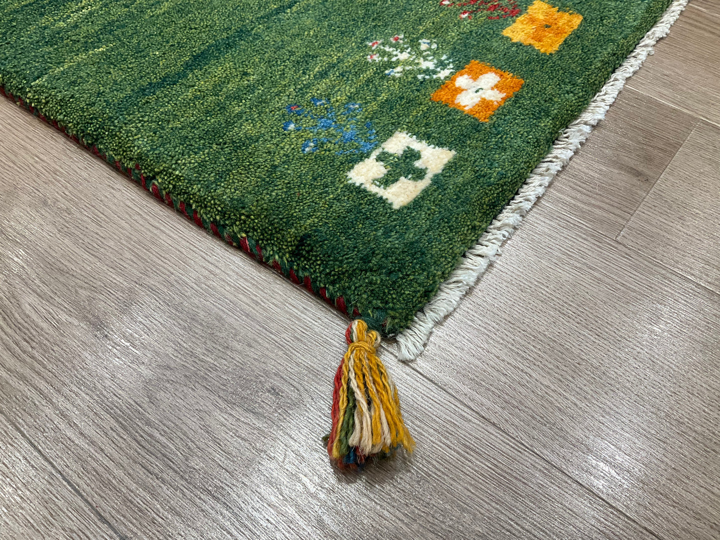 ギャッベ 85cm x 58cm RJ2658