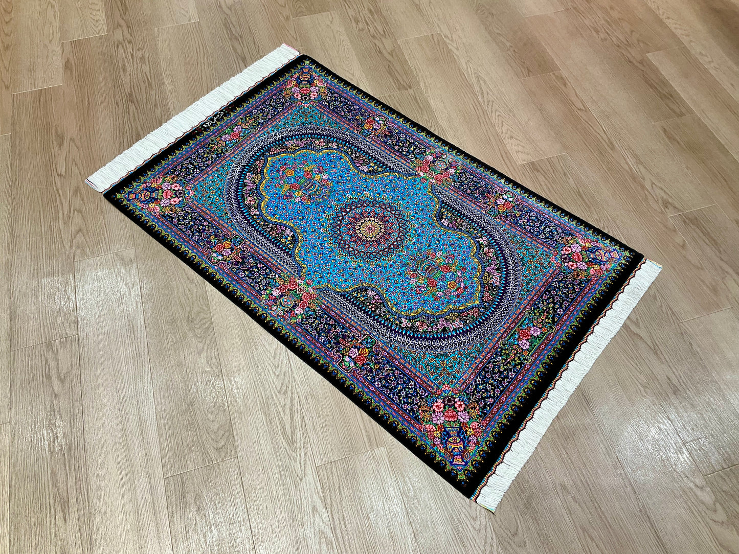 クム サフィザーデ工房 123m x 78cm SA1731