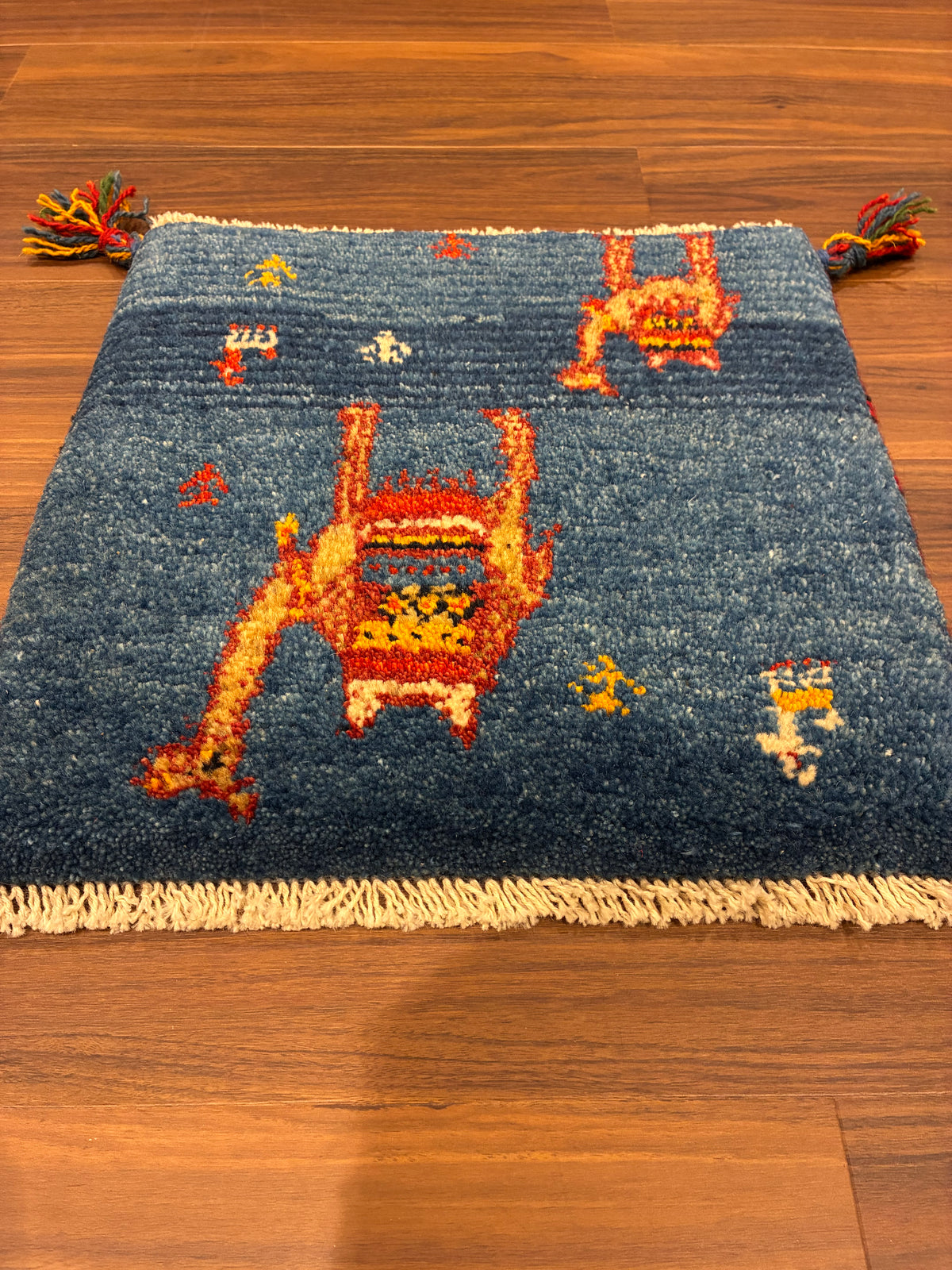 【千葉店】ギャッベ 42cm x 40cm Z3332