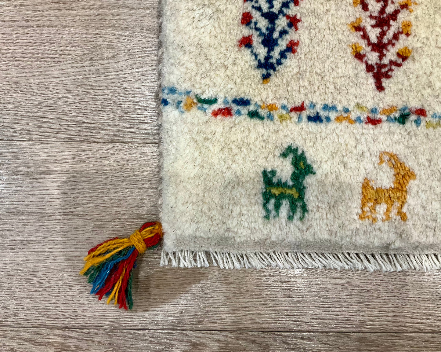 ギャッベ 43cm x 40cm Z1231