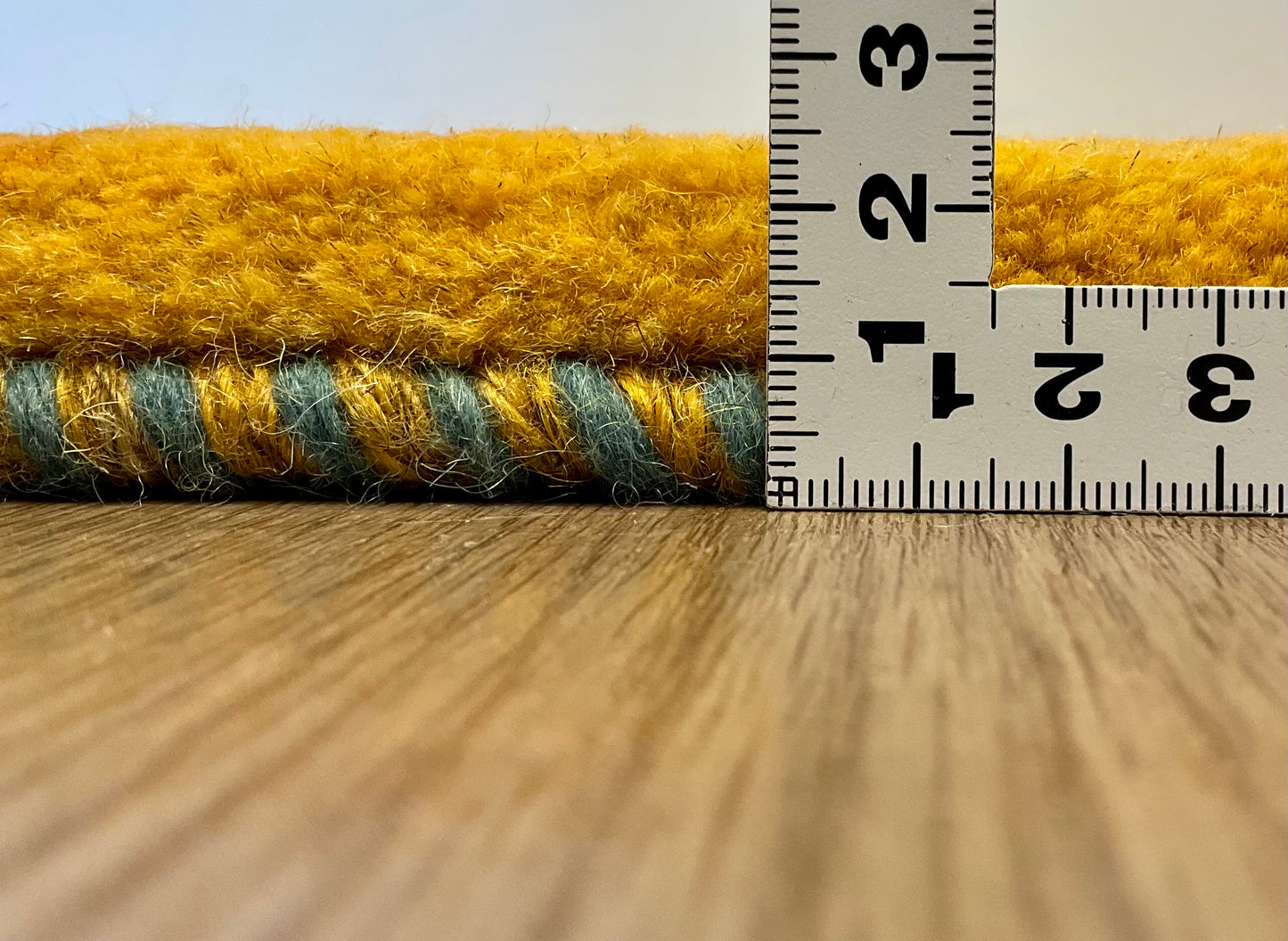 ギャッベ 43cm x 40cm Z1075