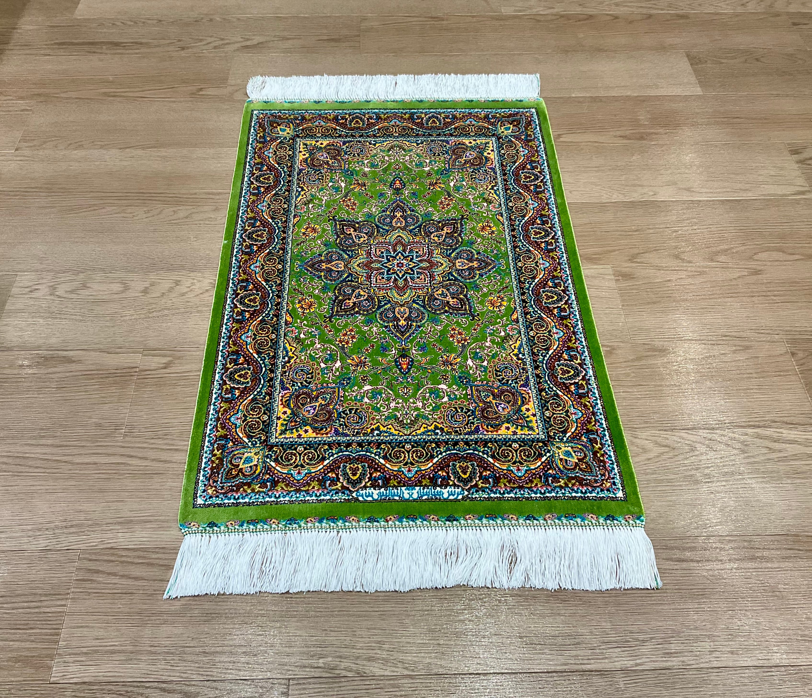 ペルシャンシルク 90cm x 60cm PS10826 – ペルシャ絨毯専門店