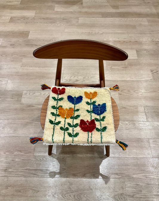 ギャッベ 41cm x 39cm Z107