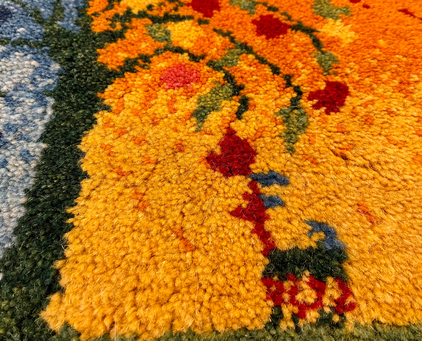 ギャッベ 42cm x 41cm T6760