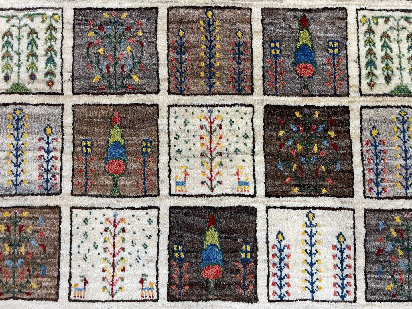 【オンライン限定】カシュクリギャッベ 132cm x 87cm RJ14780