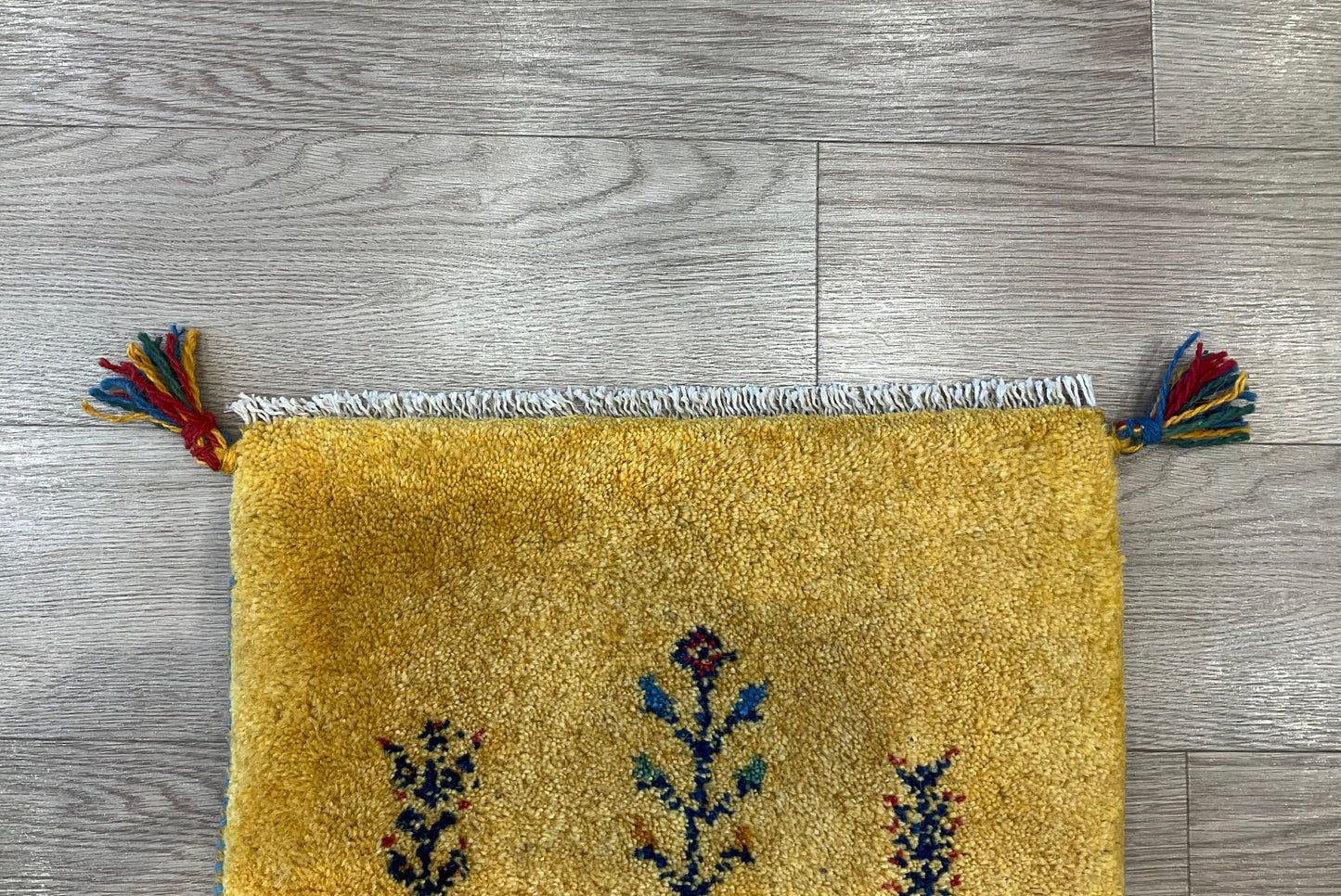 ギャッベ 43cm x 40cm Z1075