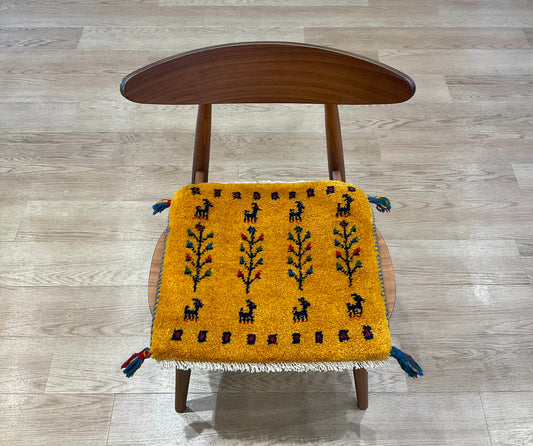 ギャッベ 44cm x 43cm Z703