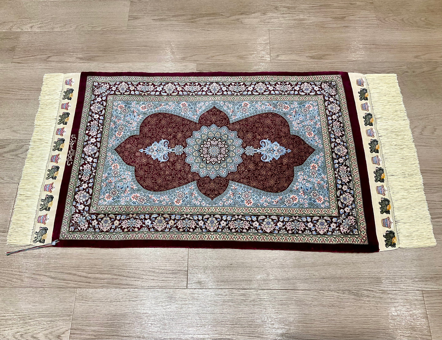 クム ジェッディ工房 93cm x 62cm NT16506
