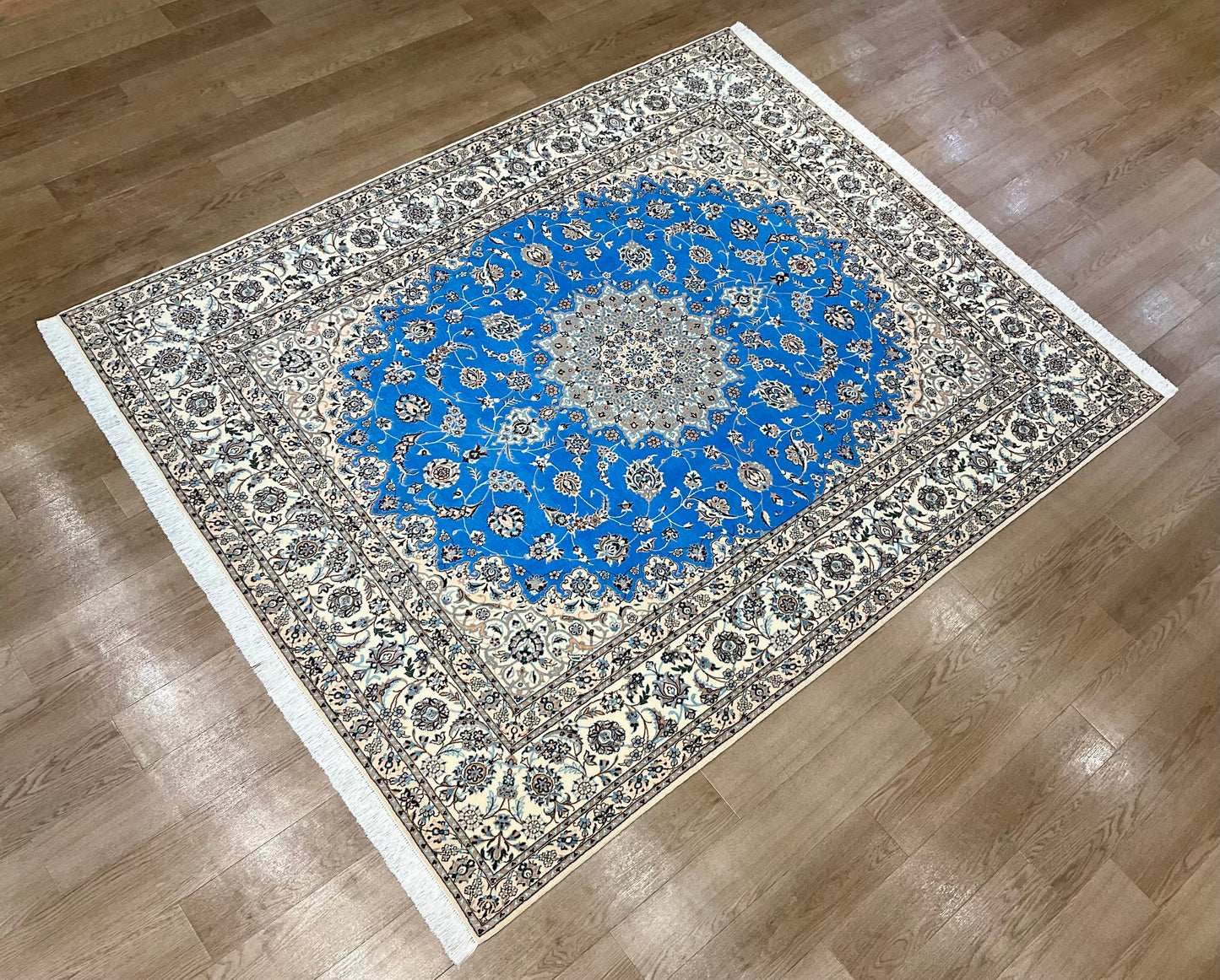 ナインシシラ ハビビアン工房 257cm x 210cm PS8623