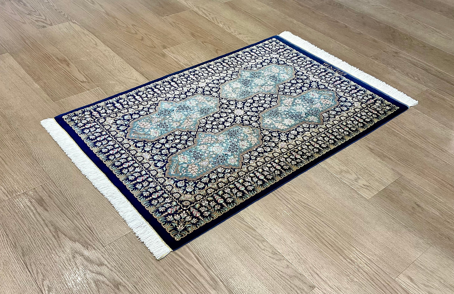 クム エリヤシー工房 90cm x 60cm A11051