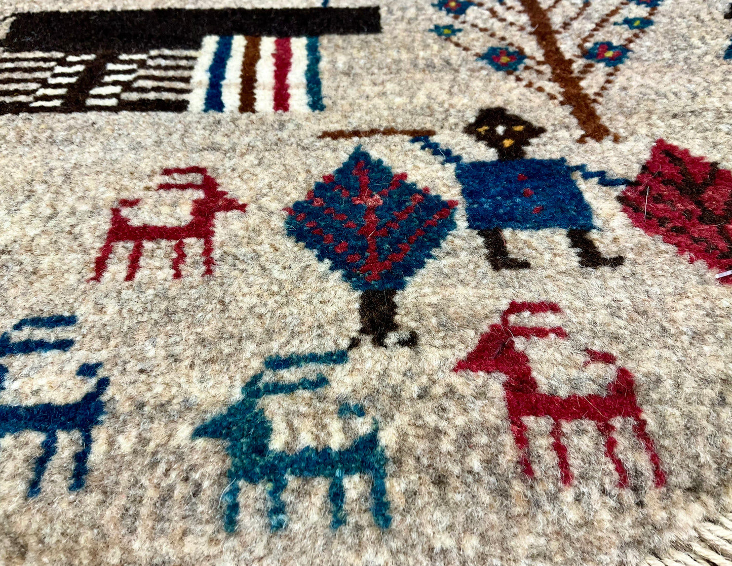 ギャッベ アマレバフト 42cm x 45cm T4835