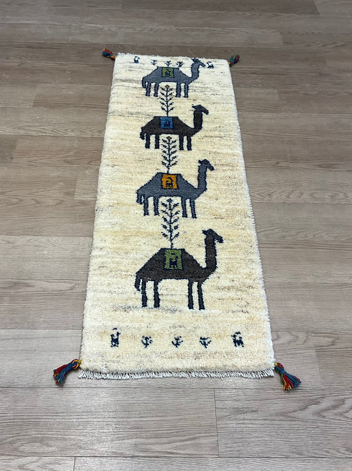 【福岡店】ギャッベ  137cm x 48cm RJ16408