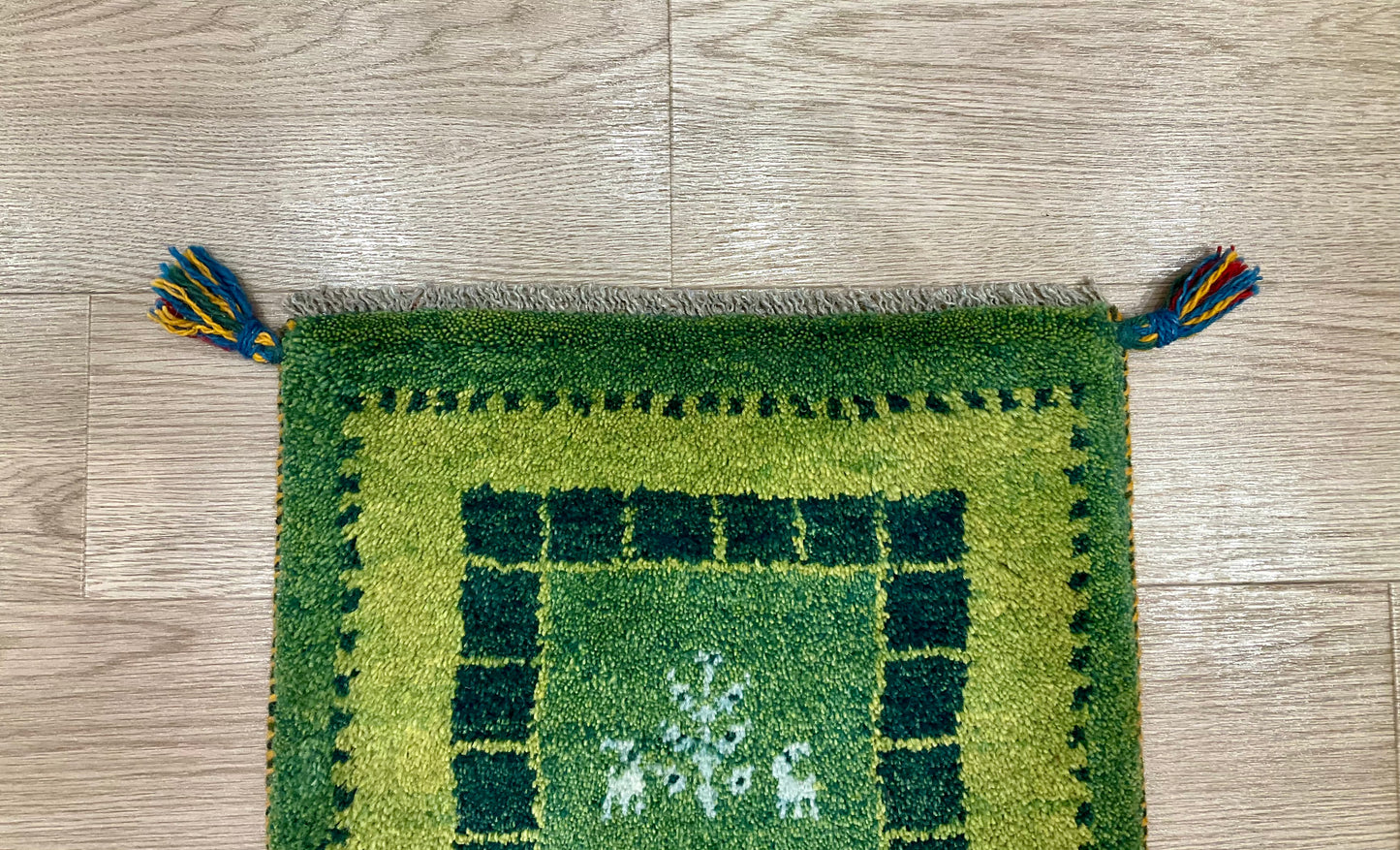 ギャッベ 43cm x 40cm T1655