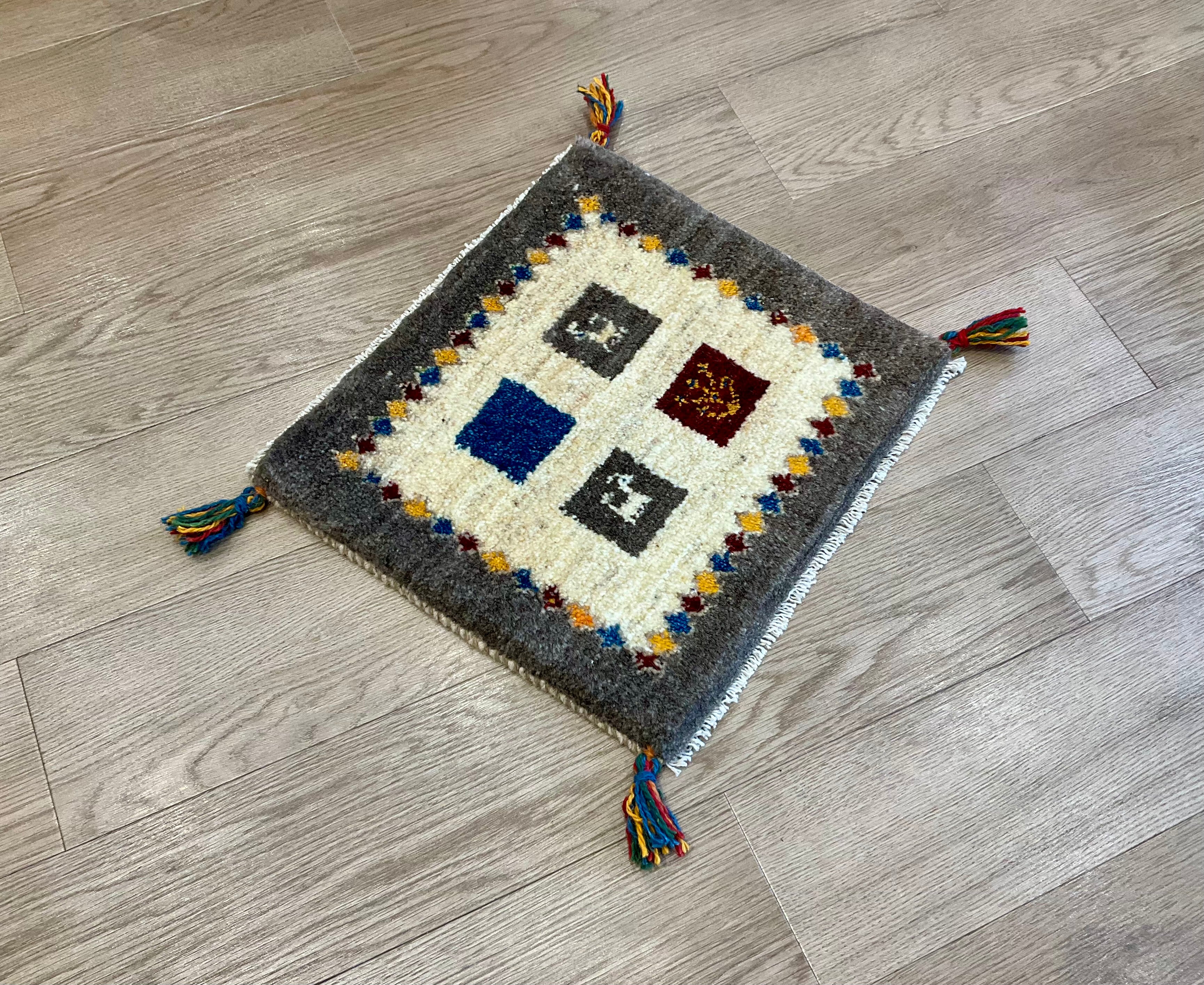 ギャッベ 44cm x 39cm Z1186 – ペルシャ絨毯専門店 ペルシャンパトリス