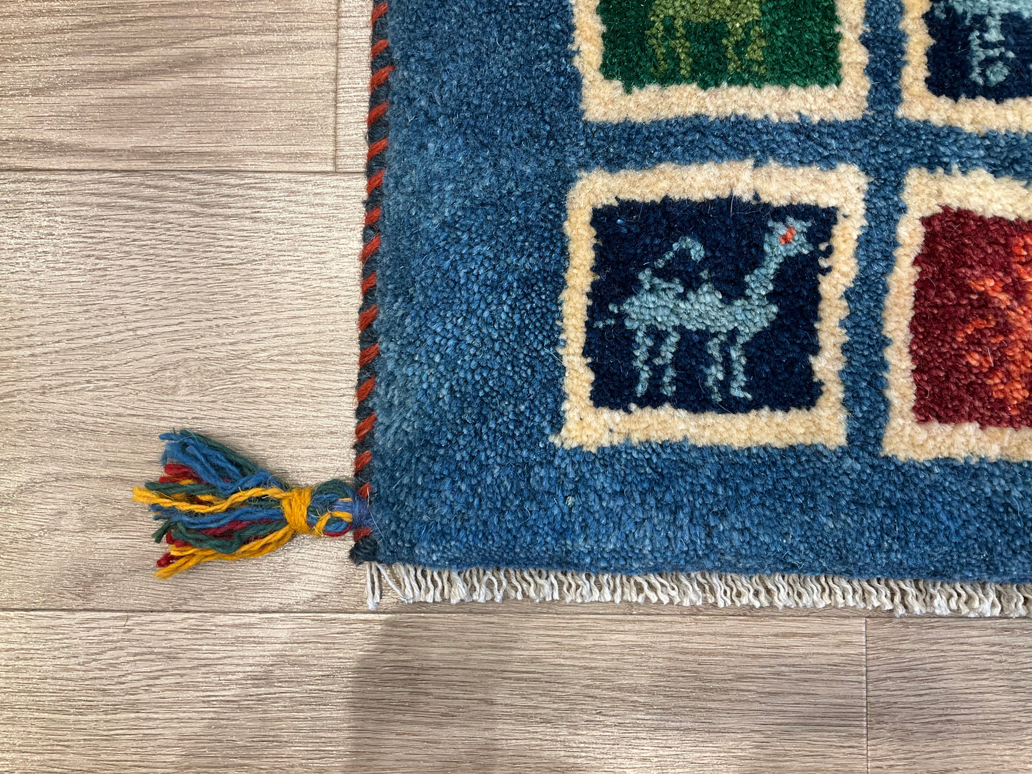 ギャッベ 42cm x 39cm T9863