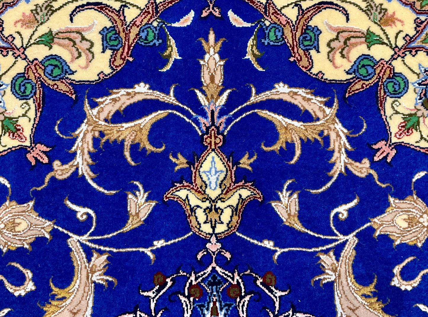 イスファハン アッブディニア工房 130cm x 84cm A22620