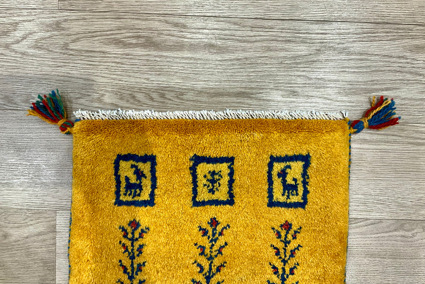 ギャッベ 43cm x 40cm Z2023