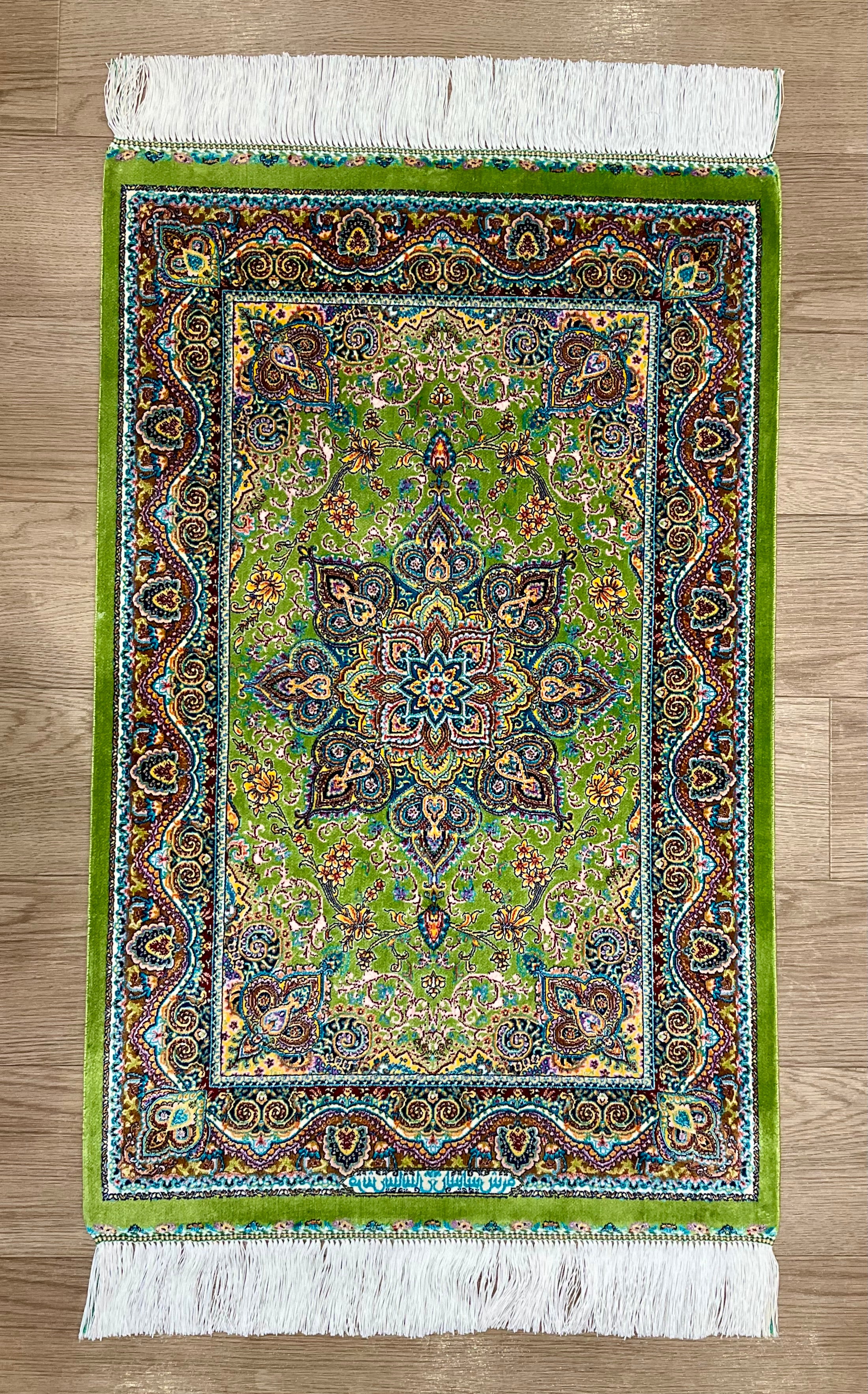 ペルシャンシルク 90cm x 60cm PS10826 – ペルシャ絨毯専門店