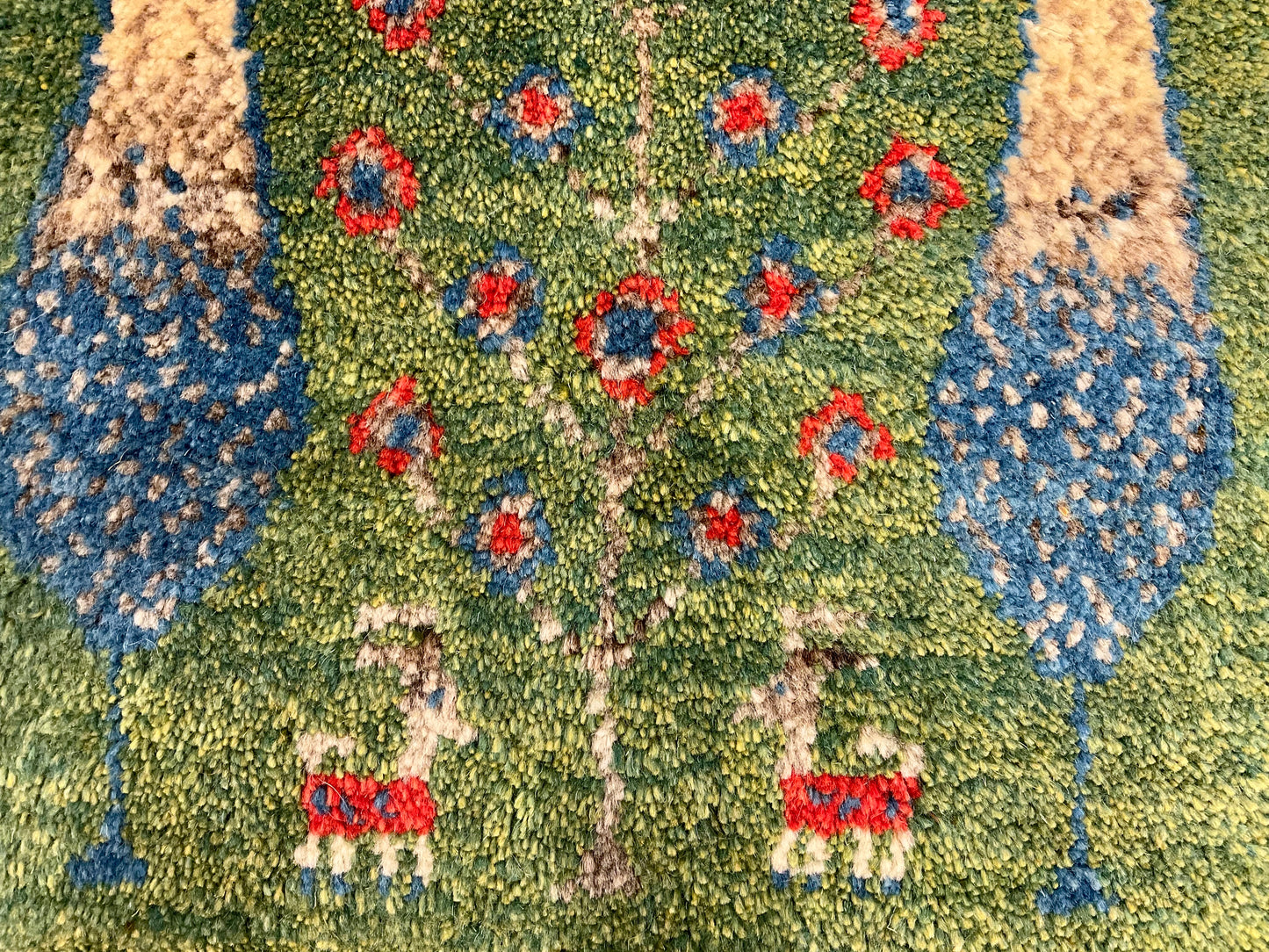 ギャッベ 41cm x 39cm AJ27706