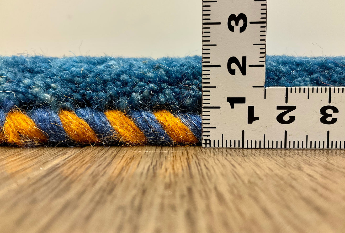 ギャッベ 42cm x 39cm Z810