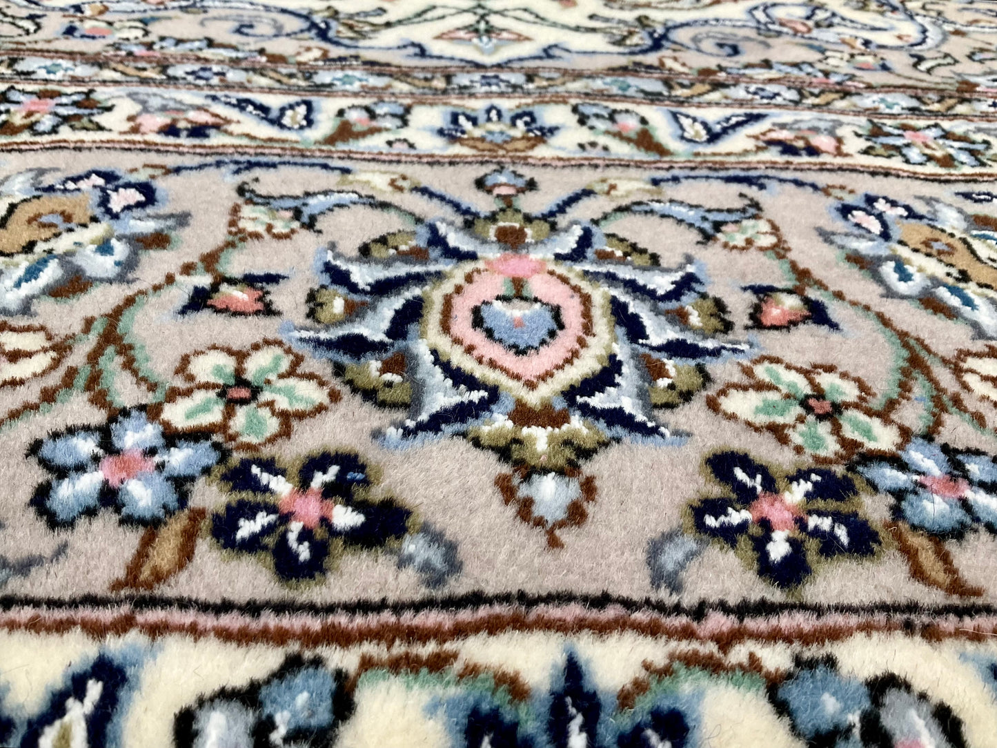 カシャーン (カシャン) 255cm x 207cm JM593