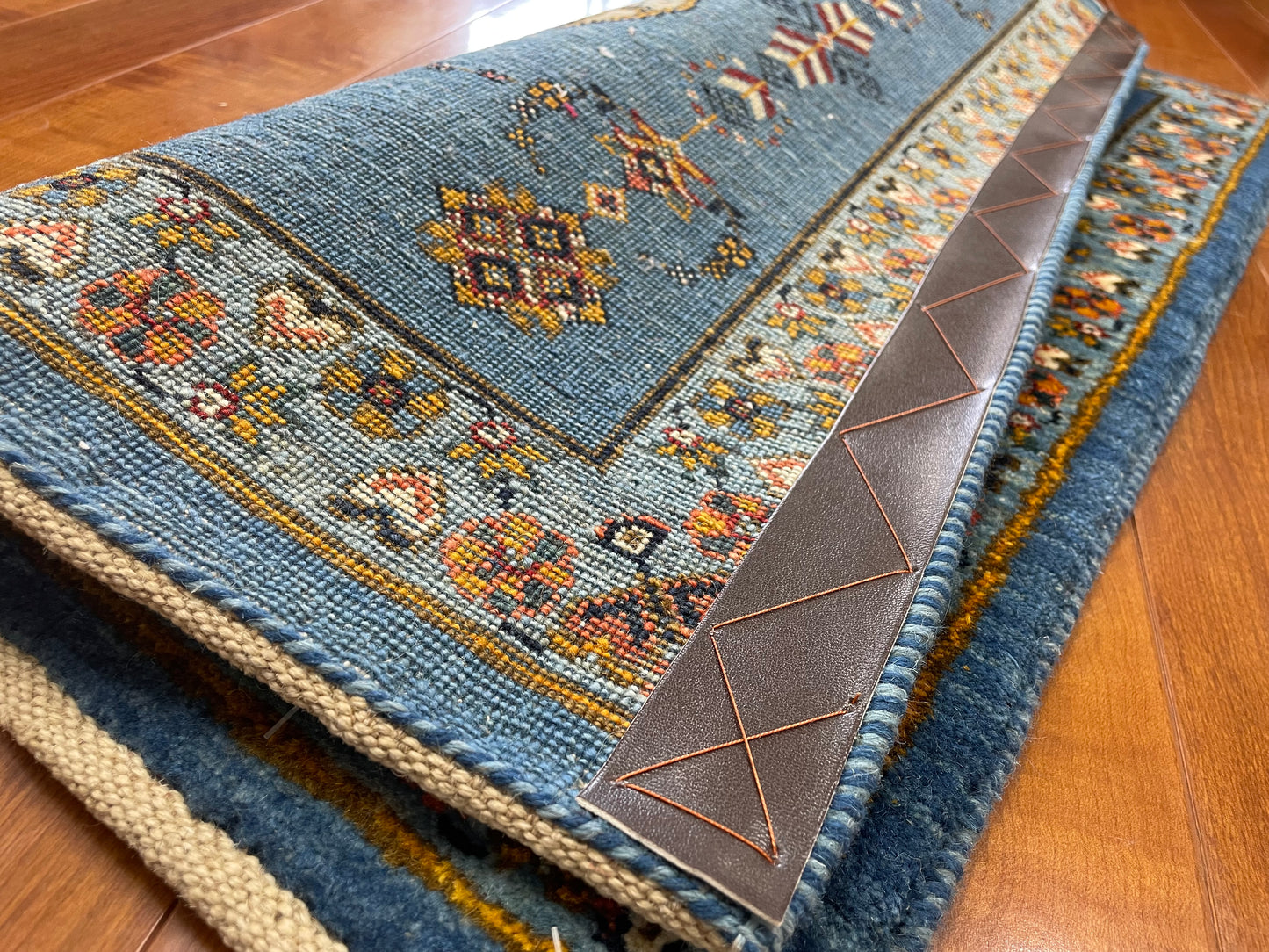 【オンライン限定】カシュクリギャッベ 90cm x 62cm RJ17293
