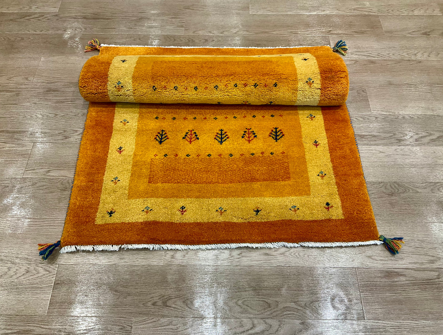 ギャッベ 145cm x 100cm RJ4702