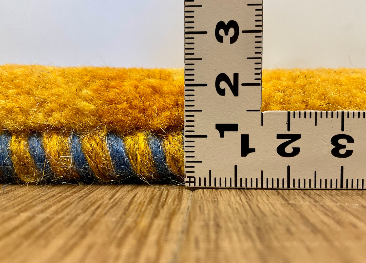 ギャッベ 43cm x 41cm Z732