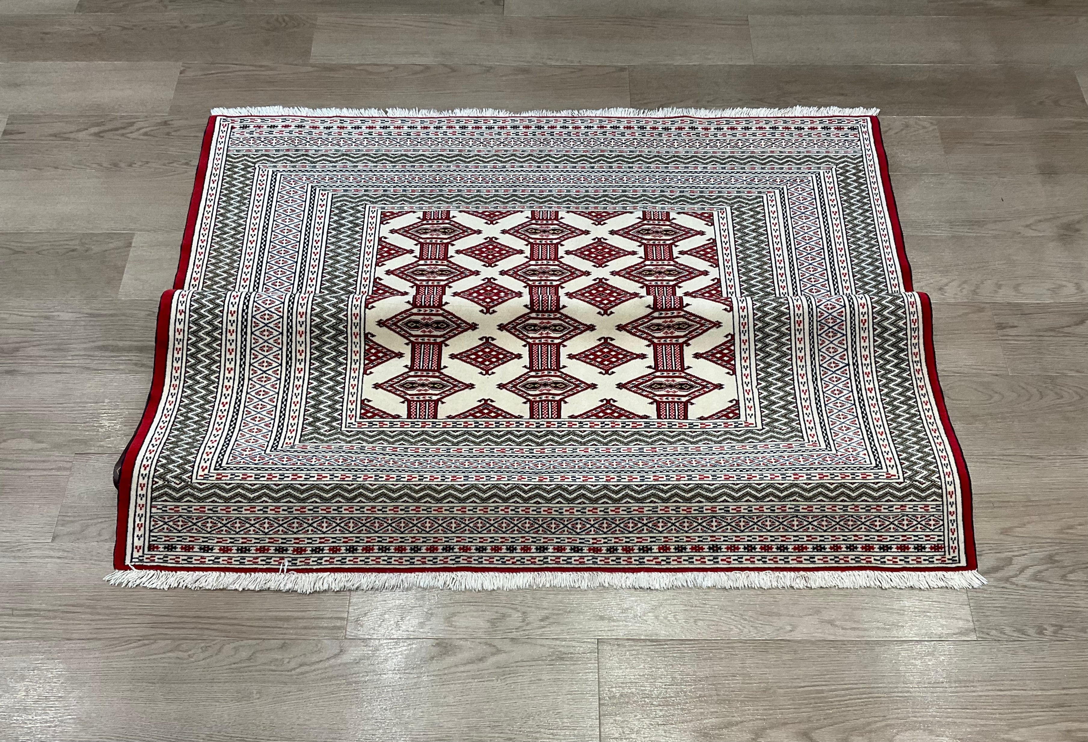 トルクメン (トルケメン)180cm x 128cm NT3031 – ペルシャ絨毯専門店