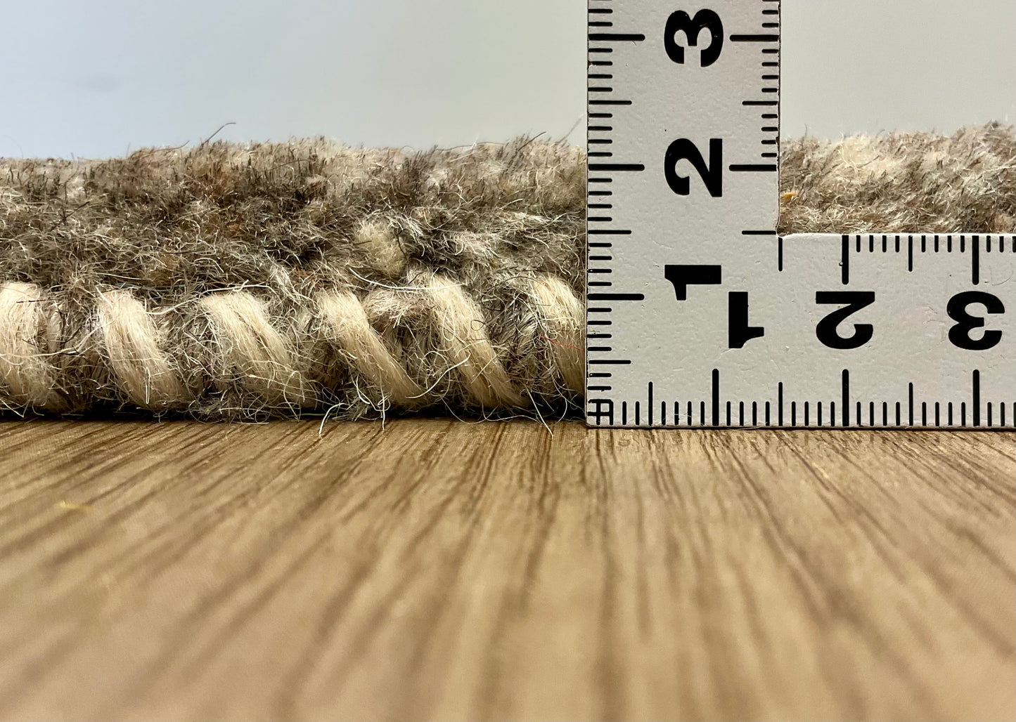 ギャッベ 42cm x 40cm Z1162