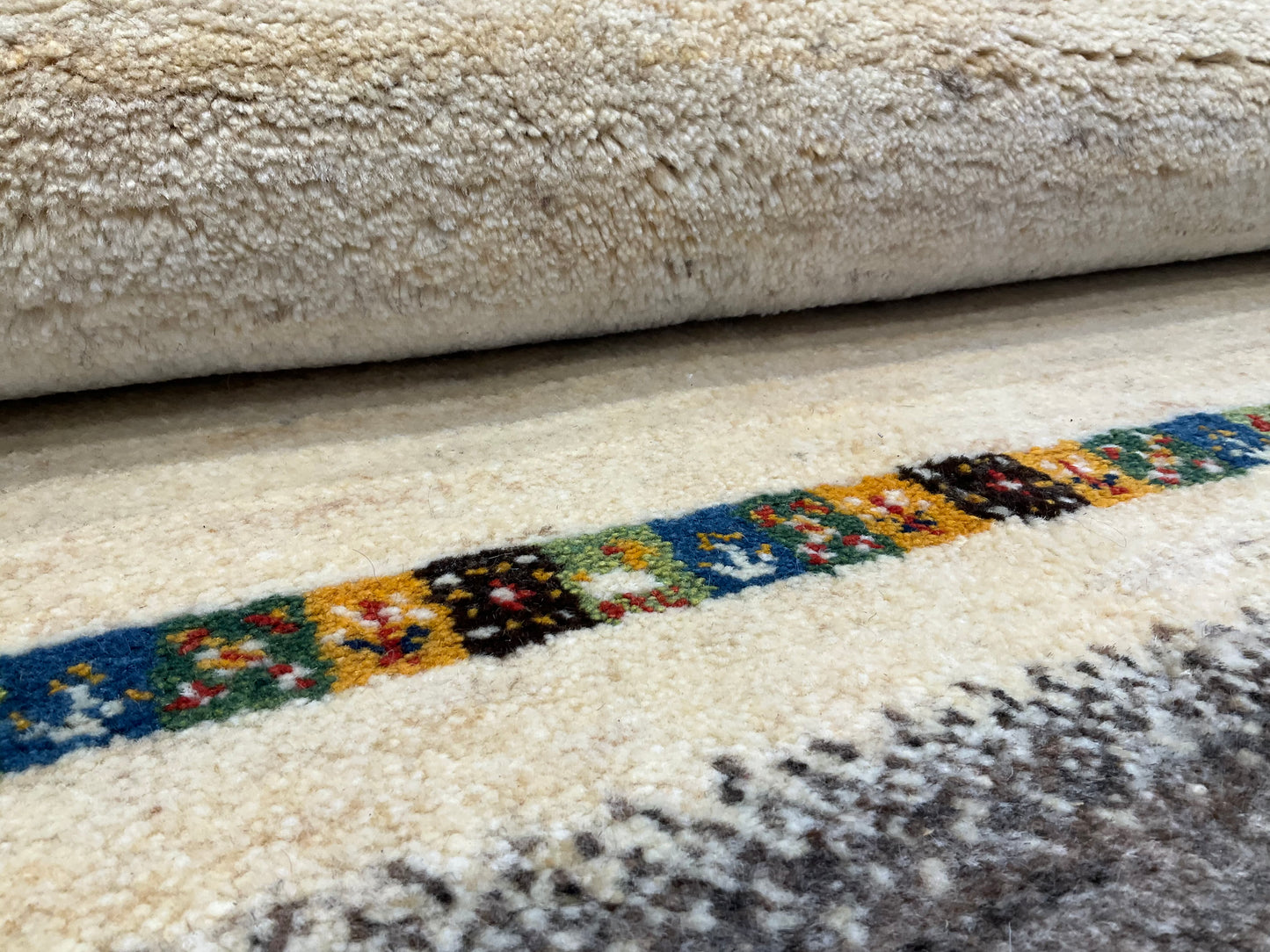 ギャッベ  193cm x 153cm RJ9366