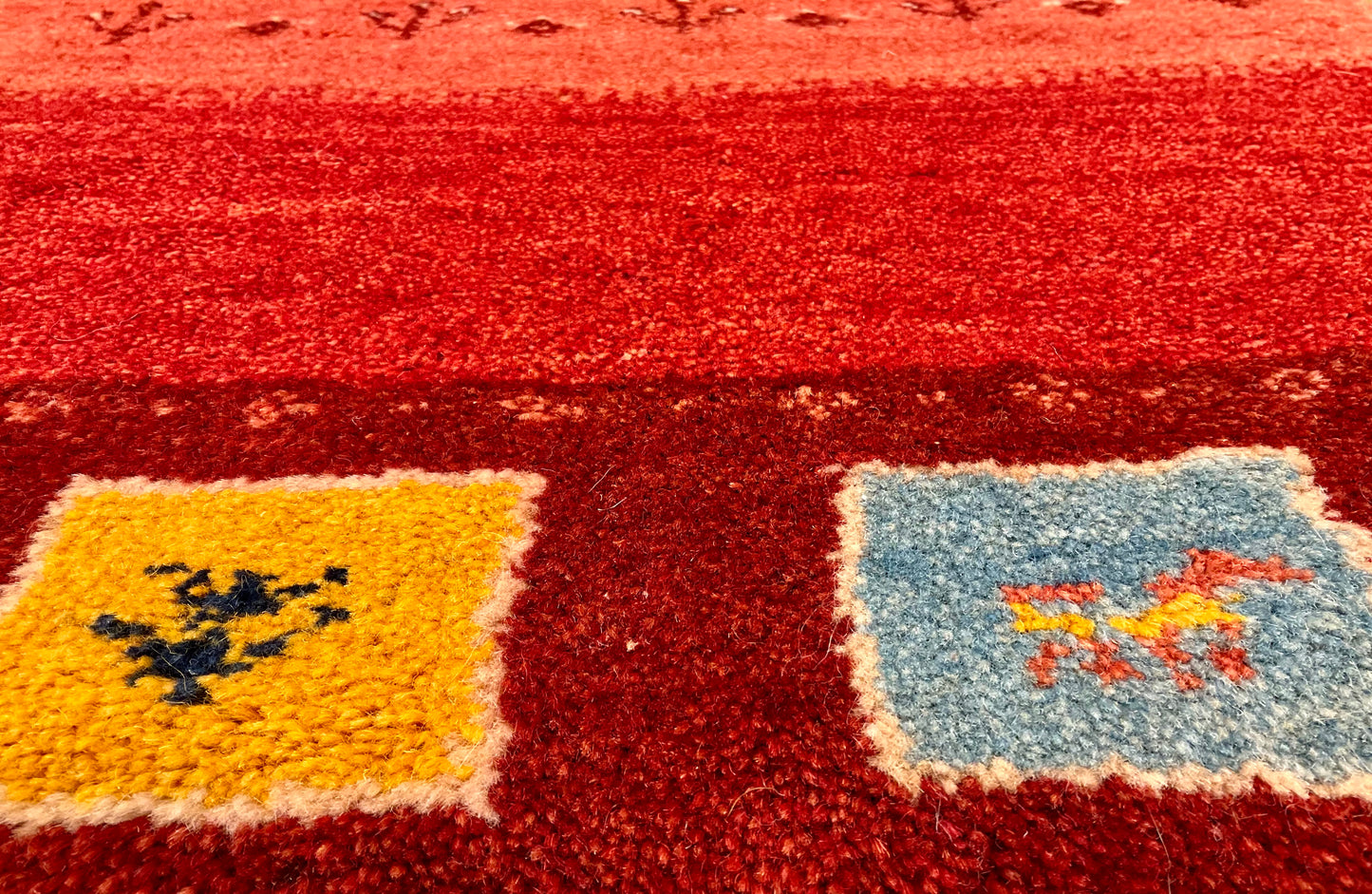 ギャッベ 88cm x 60cm RJ12398