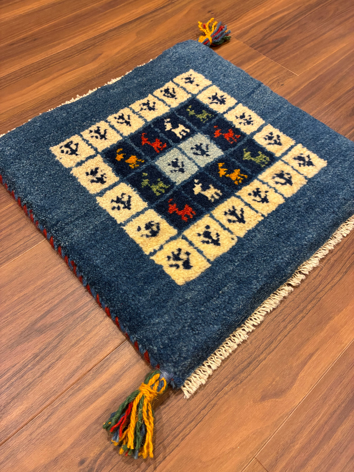 【千葉店】ギャッベ 39cm x 38cm Z3172