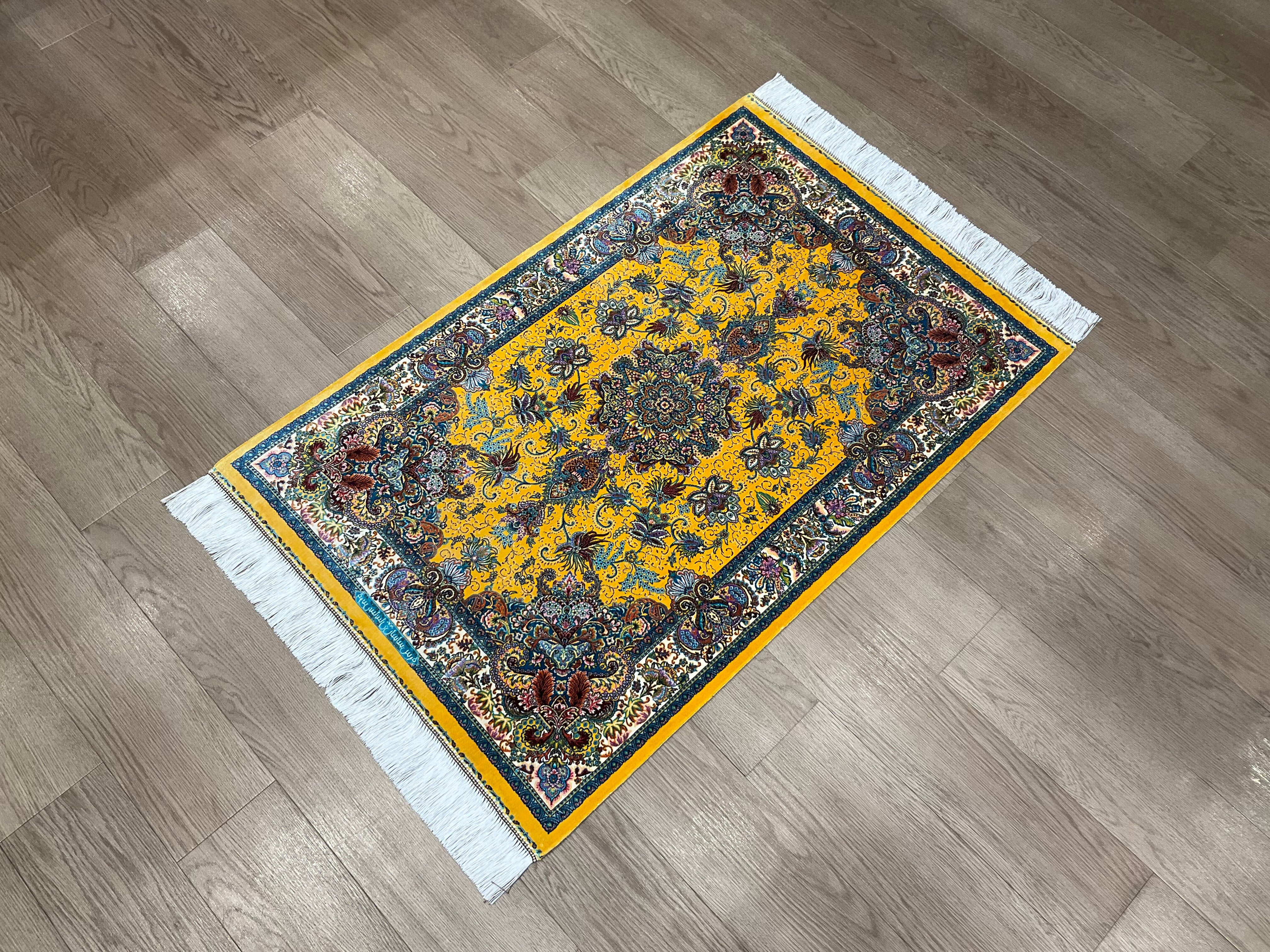 ペルシャ絨毯　クムシルク　80cm×120cm ペルシャ絨毯 クム産 アハマディ工房 シルク 約80 x 120cm｜SATHI RUGS