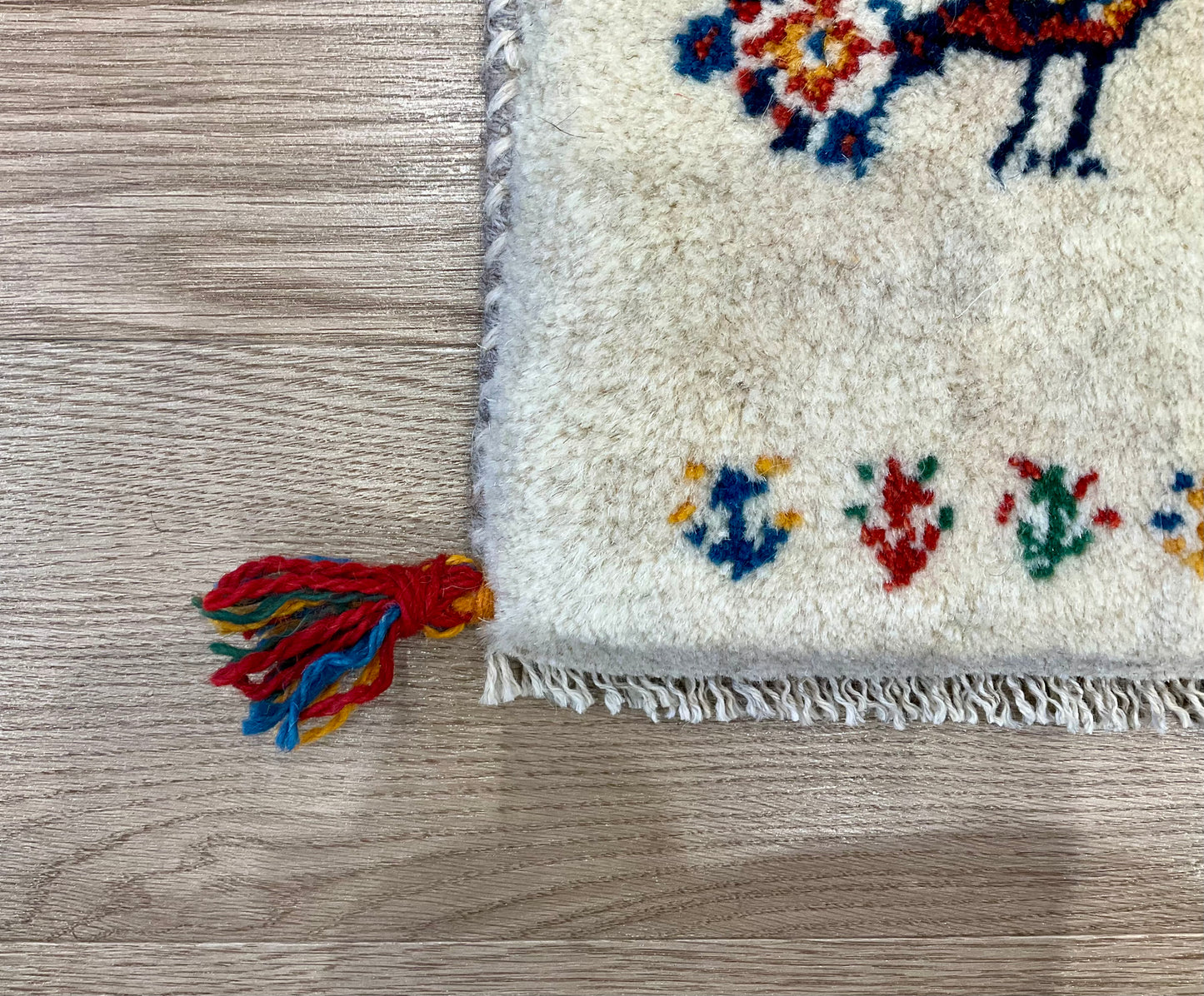 ギャッベ 42cm x 39cm Z1506