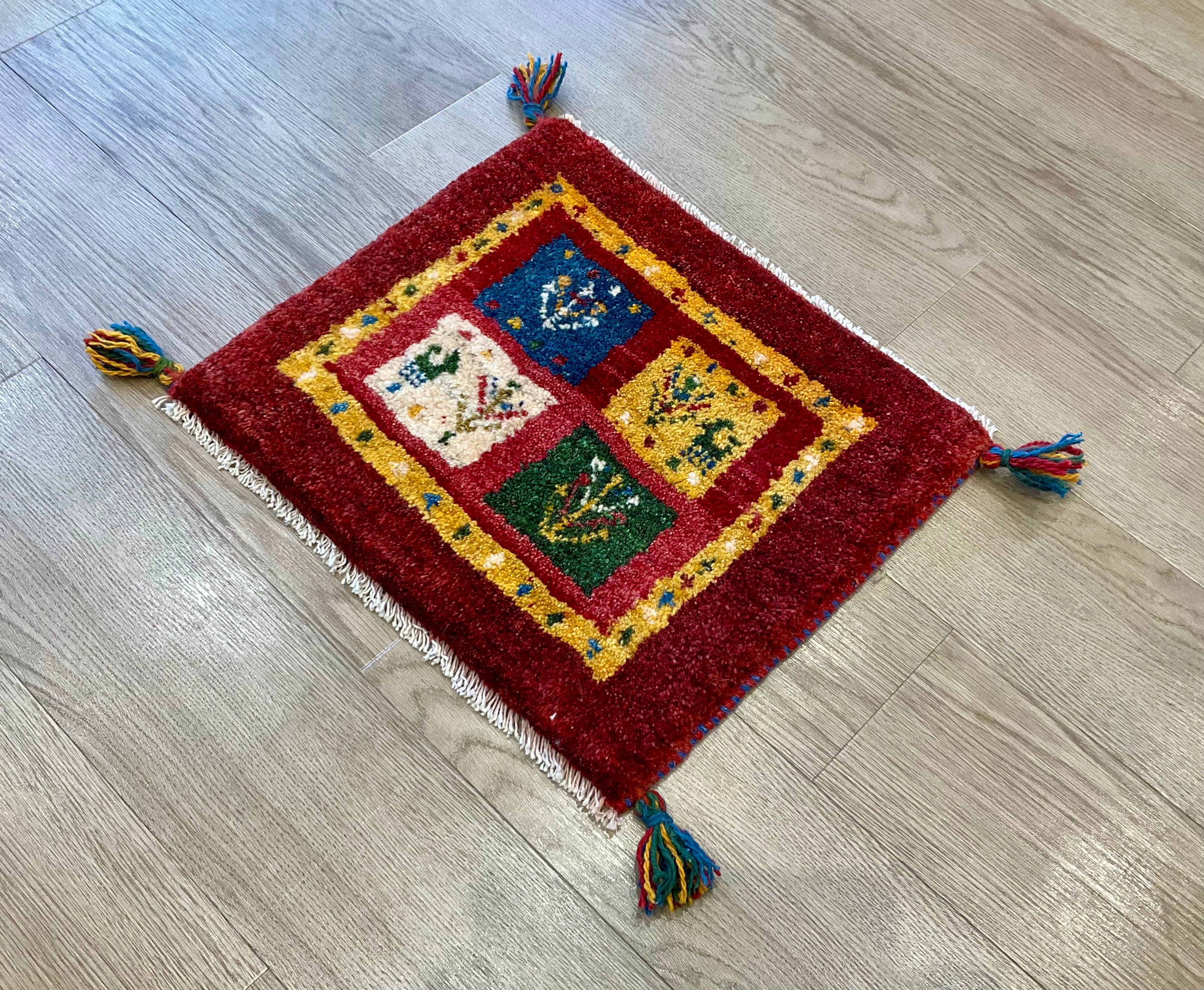 ペルシャ絨毯ギャッベ40cmx57cm カシュガイ族のギャッベミニ絨毯 ペルシャ絨毯ギャッベ40cmx57cm カシュガイ族のギャッベミニ絨毯