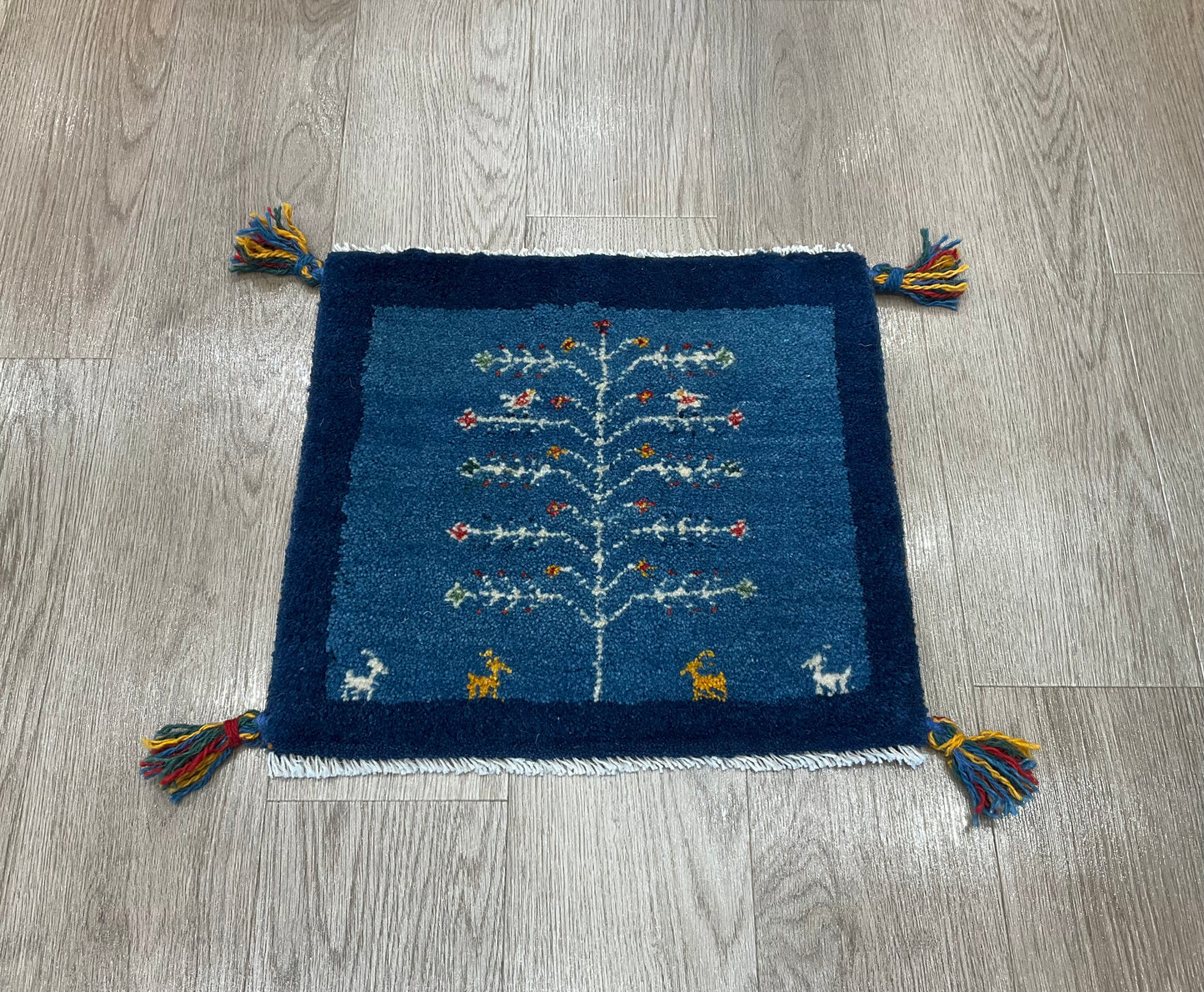 ギャッベ 42cm x 39cm T8862