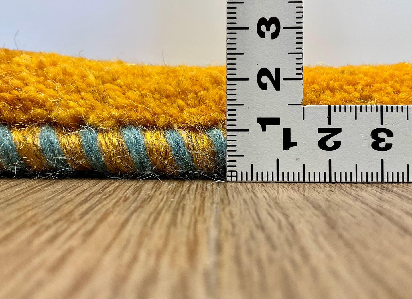 ギャッベ 44cm x 40cm Z1101