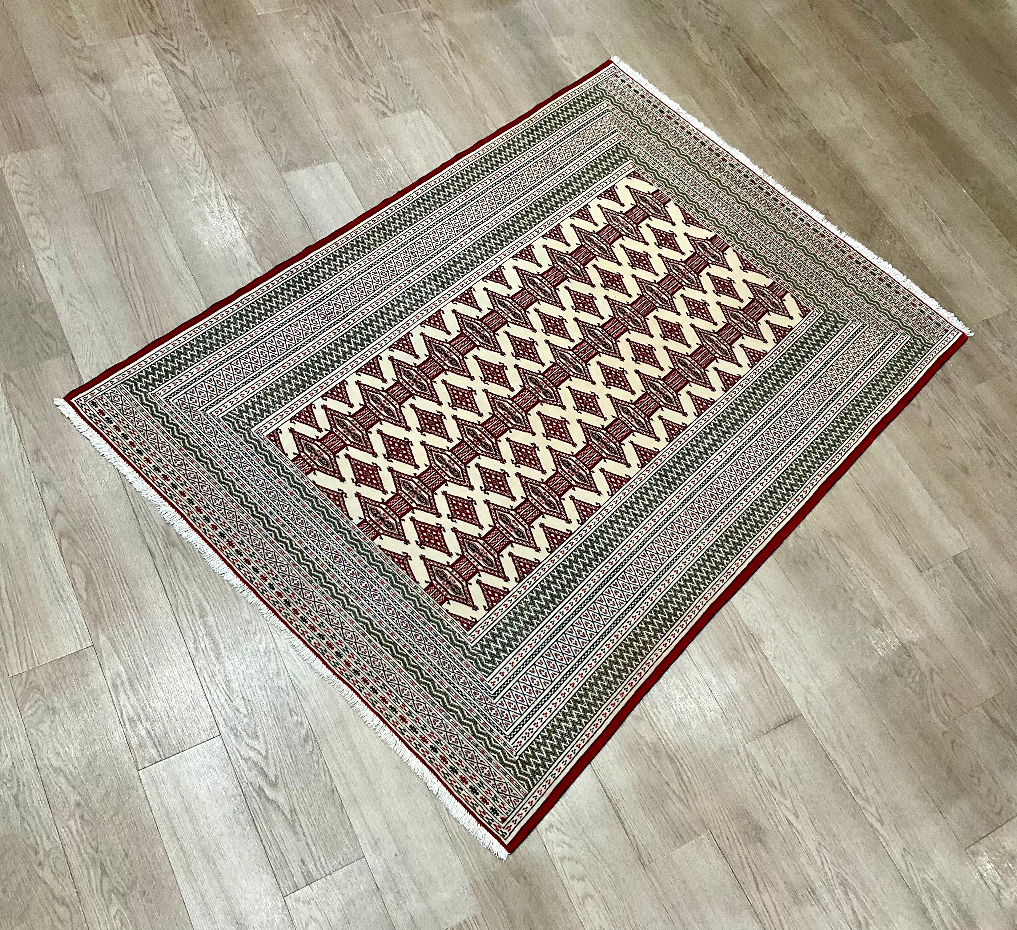 トルクメン (トルケメン)180cm x 128cm NT3031 – ペルシャ絨毯専門店