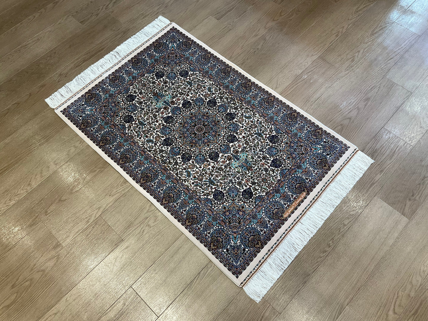 ペルシャンシルク 120cm x 80cm PS10168
