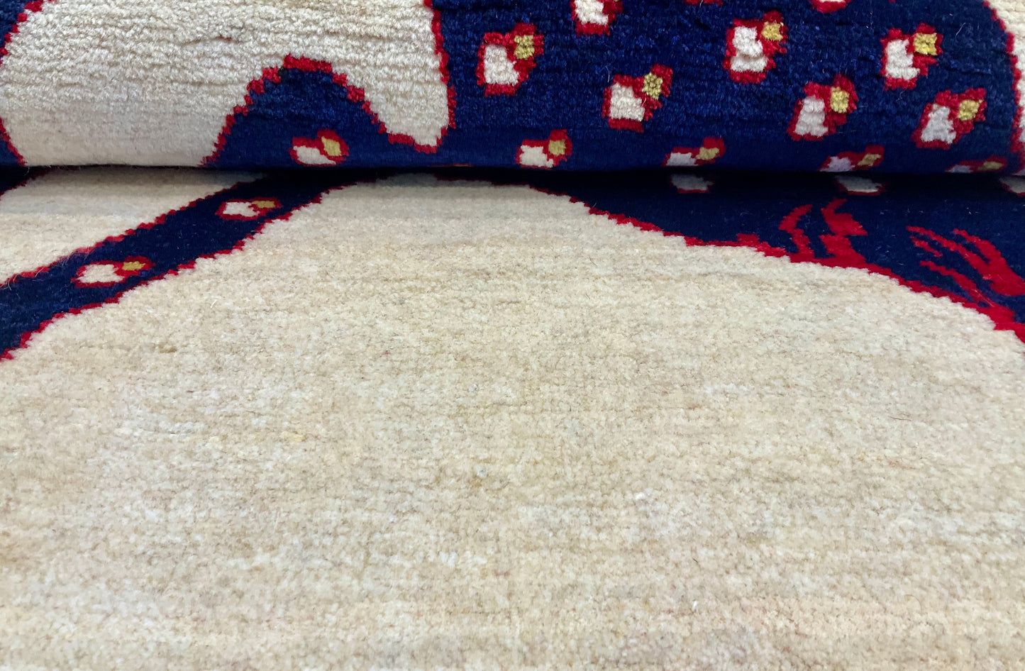 ギャッベ アマレバフト 125cm x 85cm RJ12679