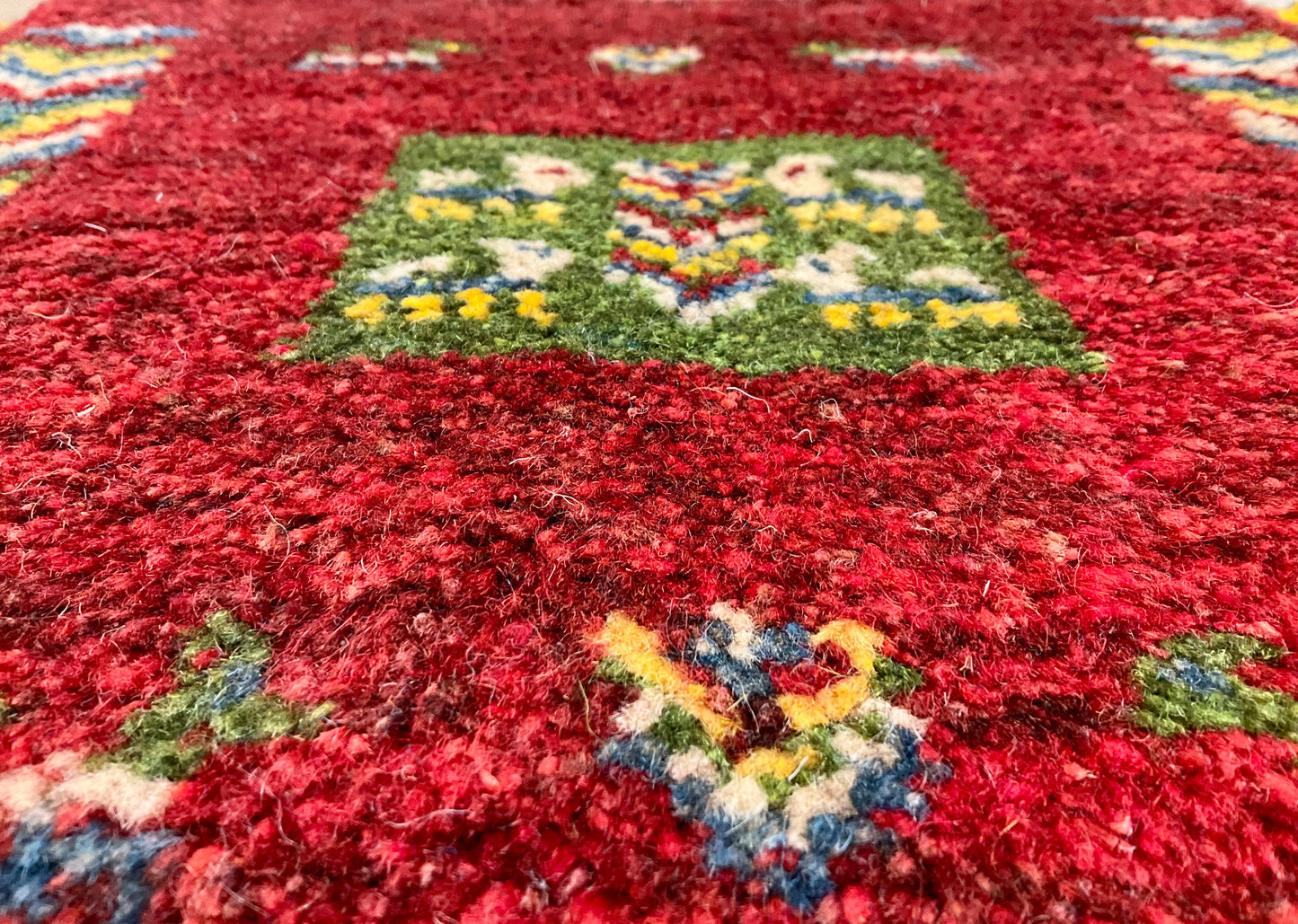 ギャッベ 40cm x 40cm Z486